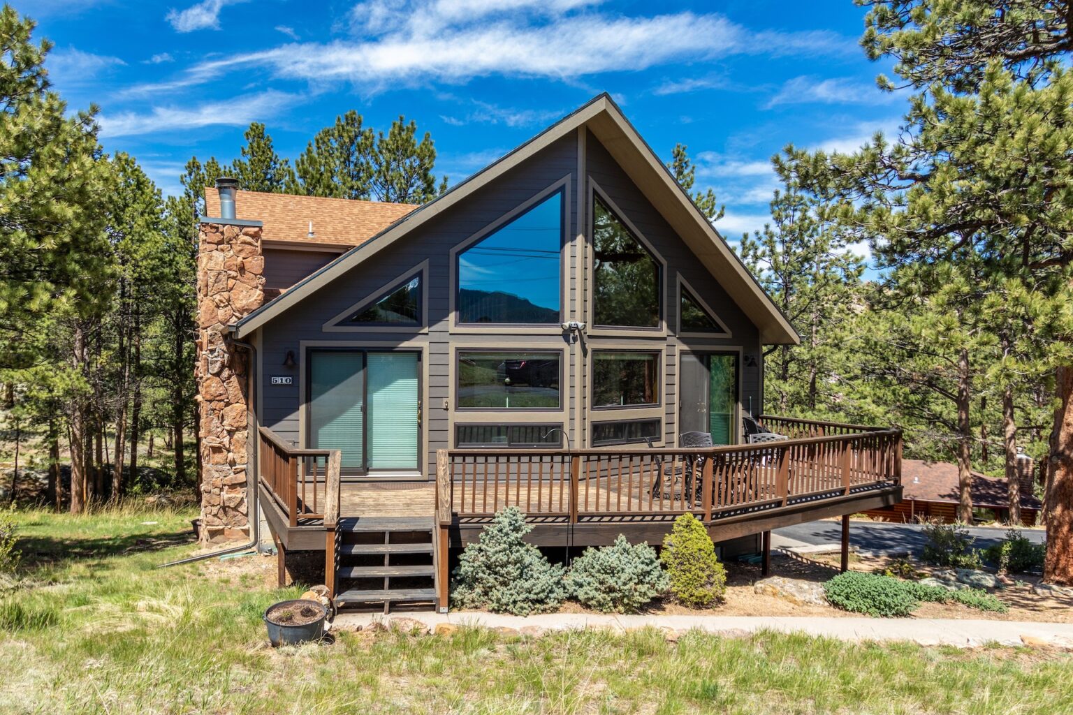 House with Hardie board siding installed by Northern Lights Exteriors in Colorado