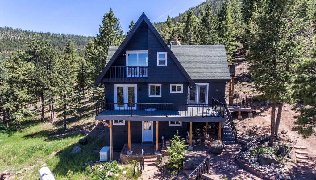 Vinyl replacement windows installed on an Estes Park Colorado home by Northern Lights Exteriors