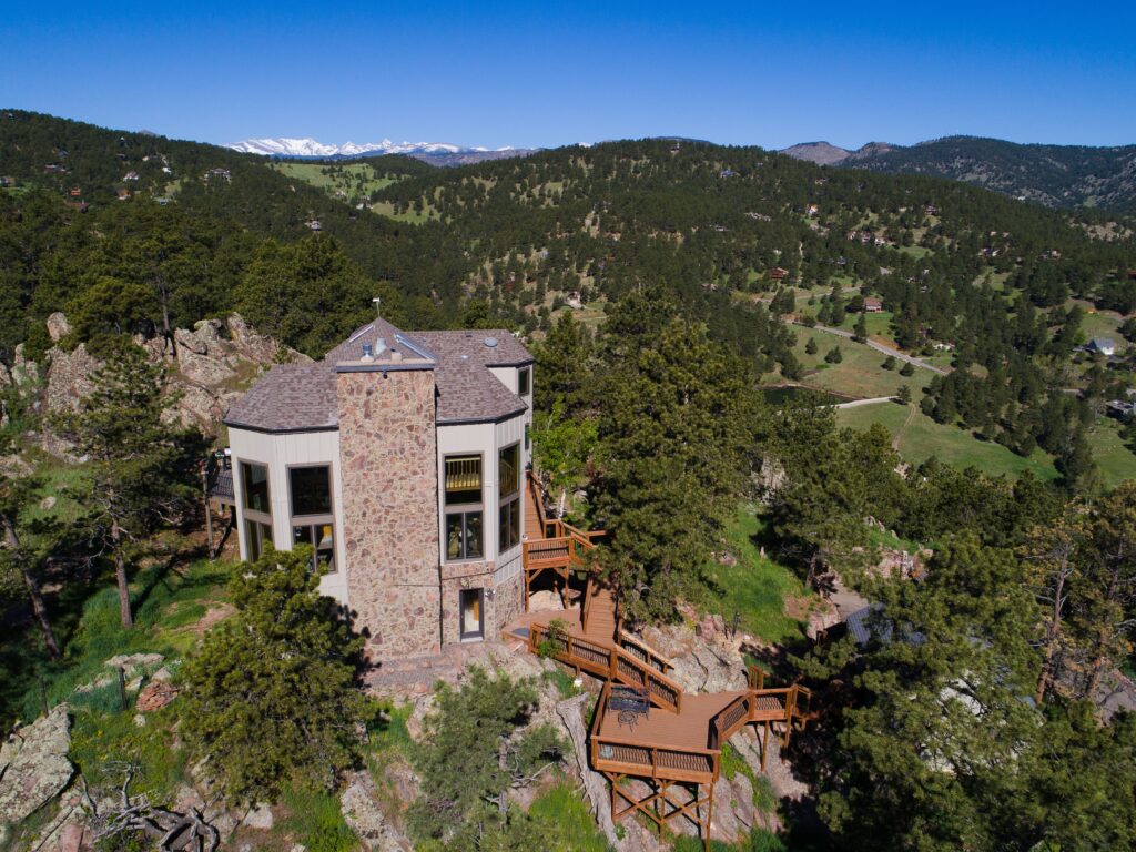Nearby Front Range home with energy-efficient low-E replacement windows by Northern Lights Exteriors