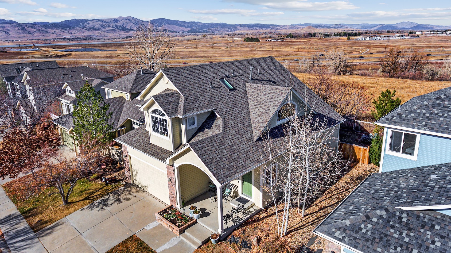 Impact-resistant shingle roof selected after hail damage near Lyons