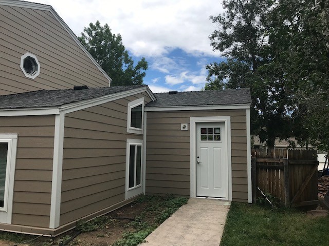 Lafayette home remodeled with new Simonton vinyl windows and updated siding by Northern Lights Exteriors