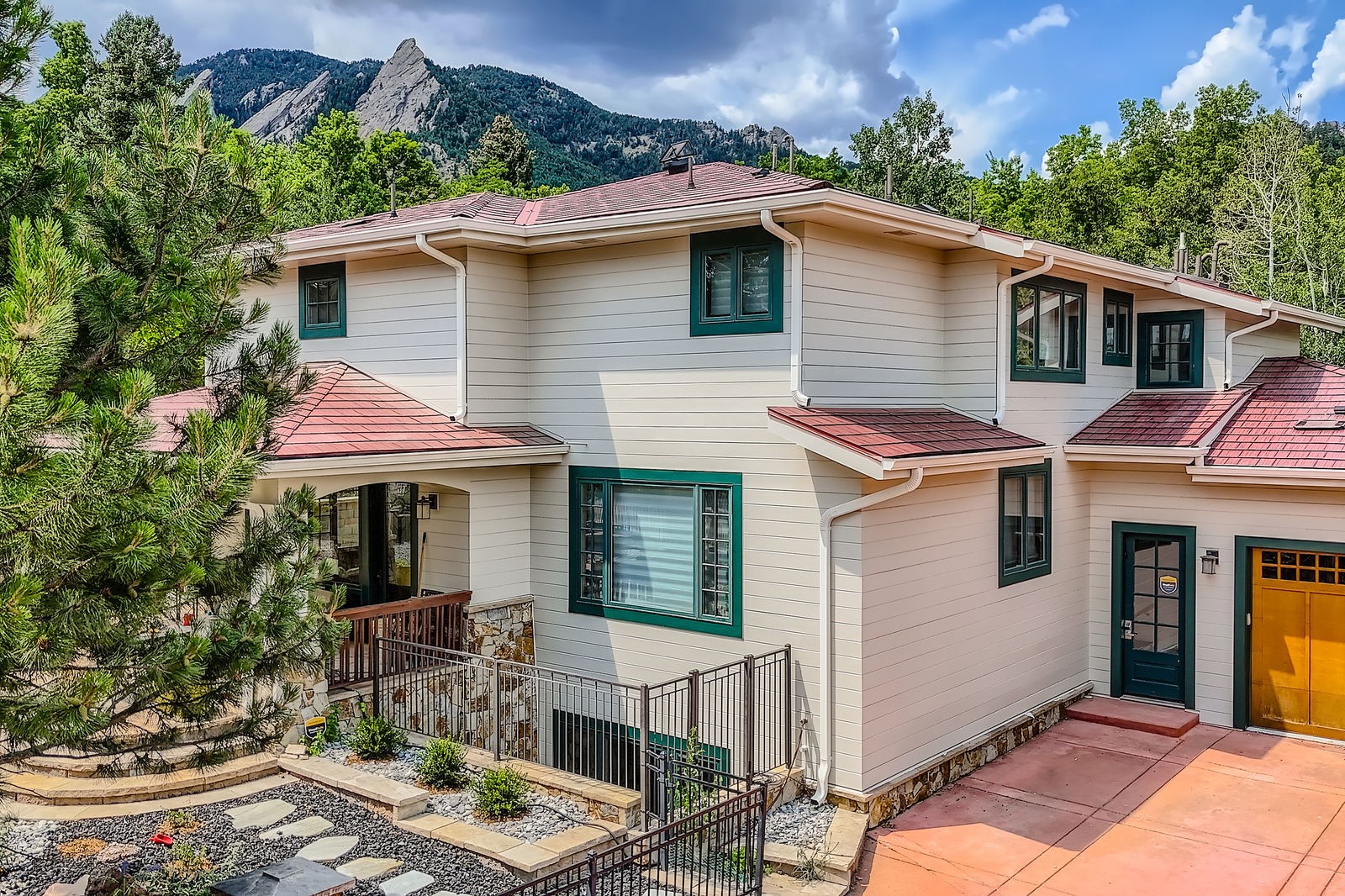 Boulder CO home near Chautauqua Park with James Hardie Artisan V-groove siding installed by Northern Lights Exteriors fiber cement lap siding exterior