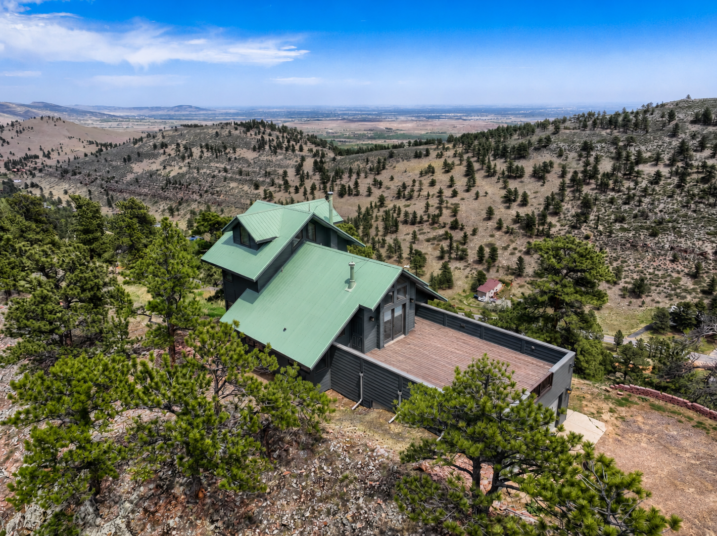 James Hardie fire rated siding installed on forested Boulder Colorado home