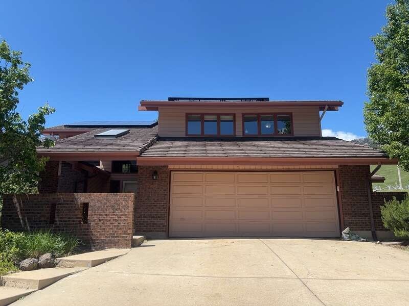 Before photo of Boulder Chautauqua home before Aspen Ridge James Hardie siding installation