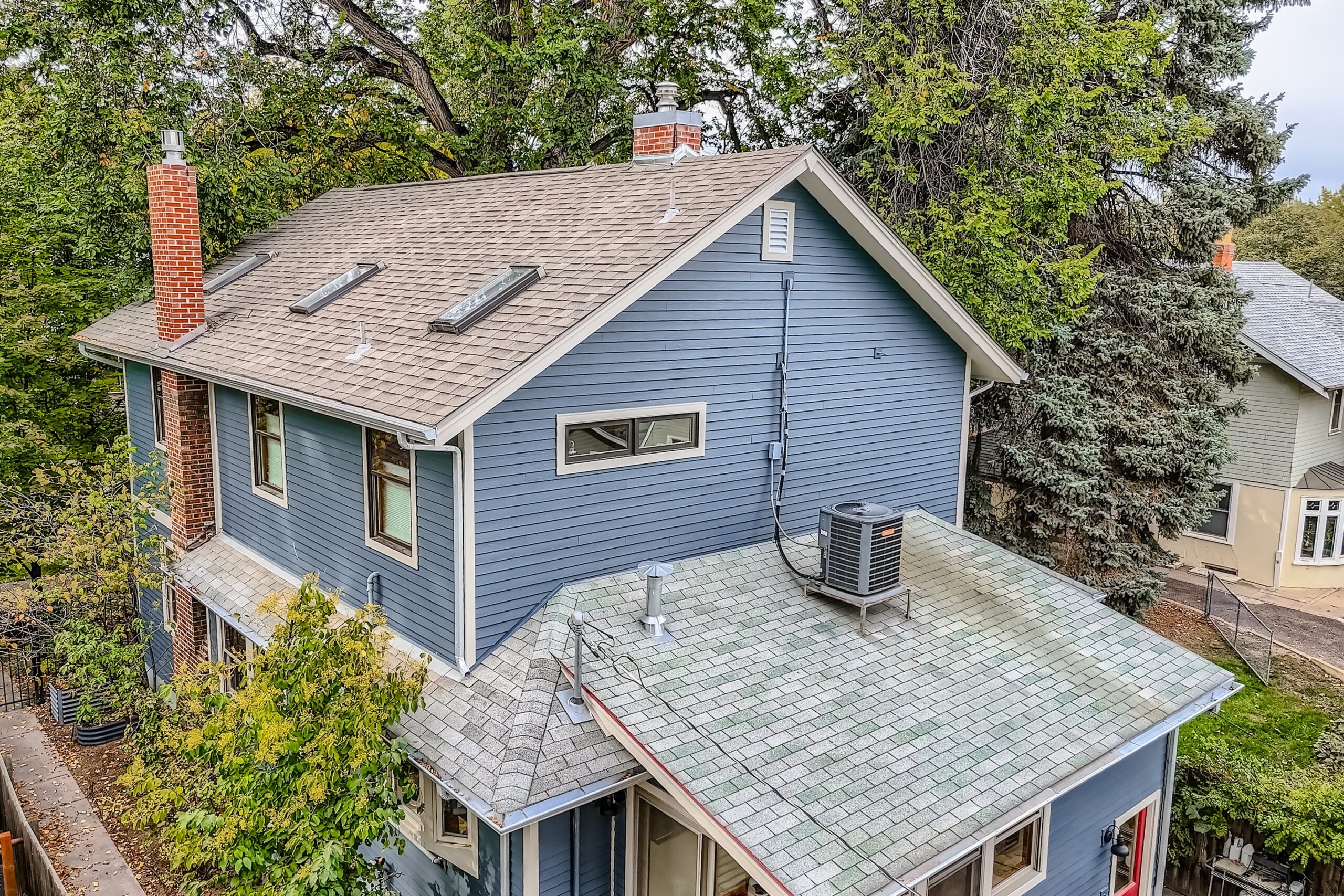 Longmont CO James Hardie Artisan Evening Blue siding project photo by Northern Lights Exteriors