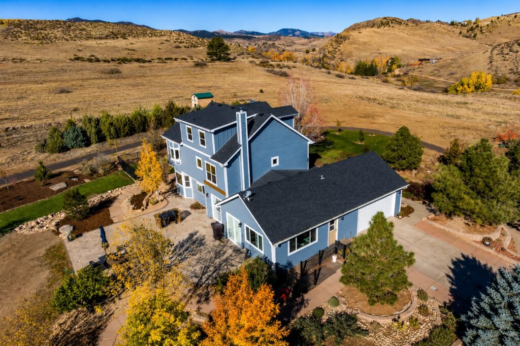 Berthoud, Colorado home with new energy-efficient Simonton vinyl replacement windows installed by Northern Lights Exteriors in Berthoud, CO 80513