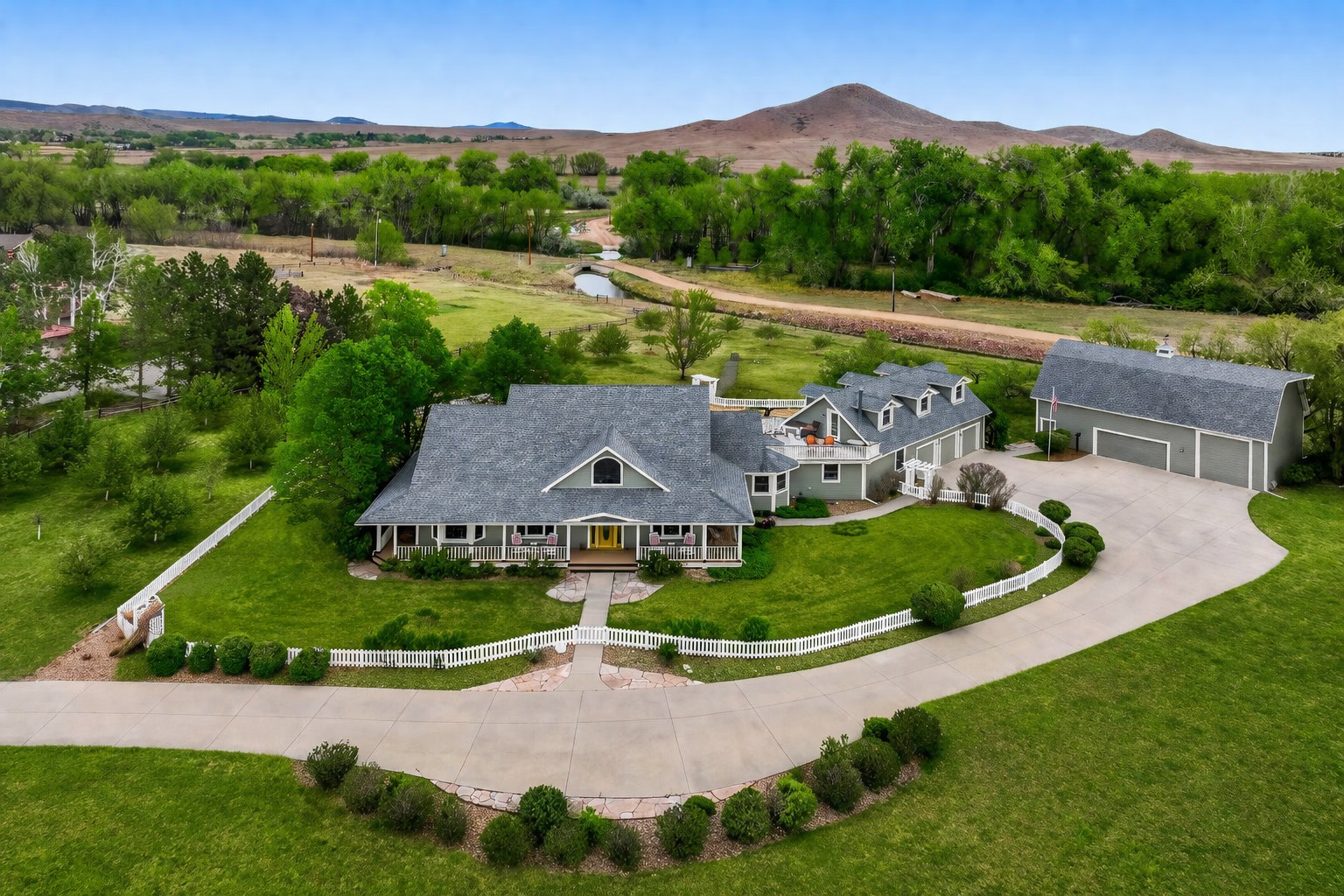 Niwot, Colorado estate home with a new Class 4 impact-resistant asphalt shingle roof installed after a hailstorm